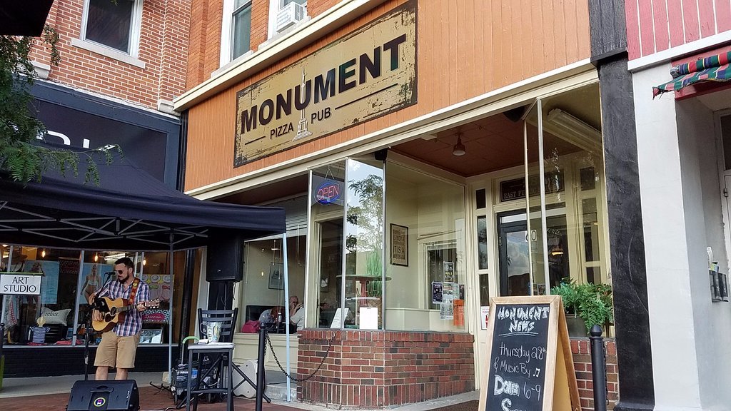Monument Pizza & Pub