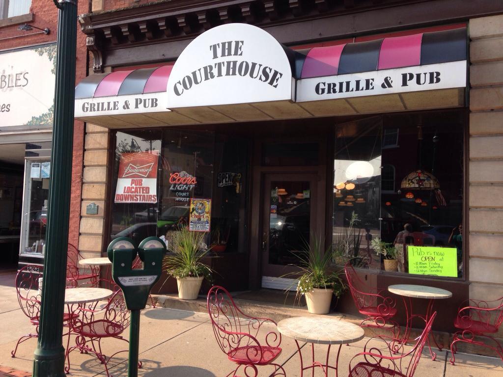 Courtdouse Grill & Pub