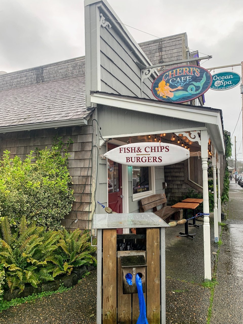 Cheri`s Cafe & Cannon Beach Cookie