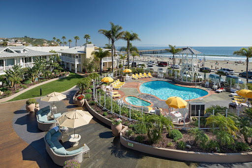 Curvee Champagne bar in Avila Beach